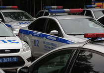 В результате обстрела полицейского УАЗа в в Санкт-Петербурге погибли двое полицейских, сообщает «Фонтанка