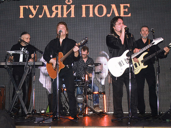 Юбилейный творческий вечер легендарной российской группы собрал друзей и поклонников артистов
