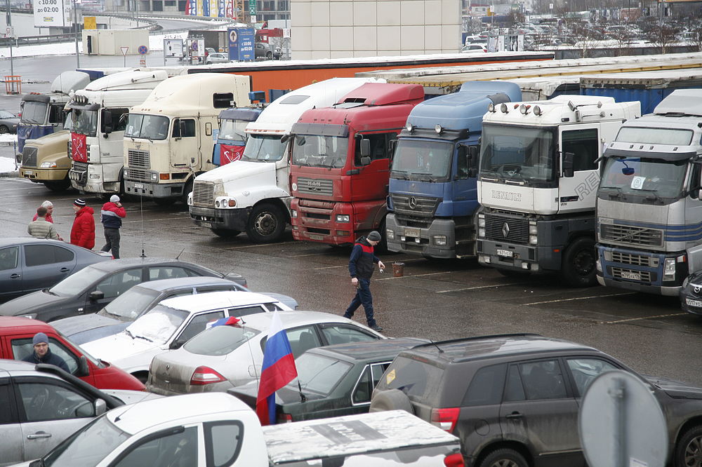 Дальнобойщики готовятся к протестной акции против системы "Платон"