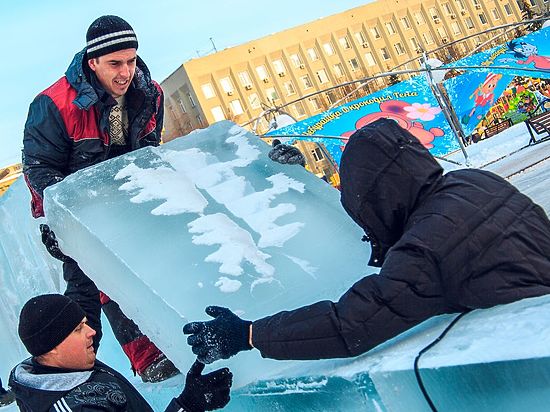 Кузбасская столица наряжается к любимым зимним торжествам. 