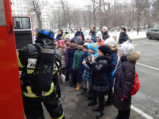 Школьники из ЮАО приобщились к пожарному делу Школьники из ЮАО приобщились к пожарному делу