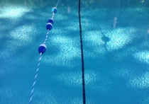 Над тренером  в элитном столичном спорткомплексе надругался  хозяин хостела, который пришел туда поплавать в бассейне