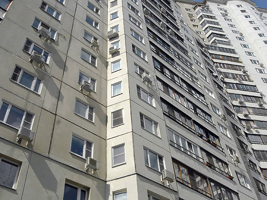 Тело 17-летнего москвича обнаружили под окнами дома на востоке Москвы