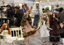 Самая крупная выставка кукол в мире проходит в эти выходные в историческом центре российской столицы в «Гостином дворе»