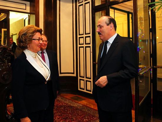 Глава Дагестана прибыл в Париж на Дни Дагестана в ЮНЕСКО 