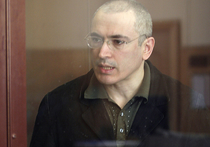 Экс-глава ЮКОСа Михаил Ходорковский, которого в России обвинили в убийстве, заявил, что стране нужна новая Конституция