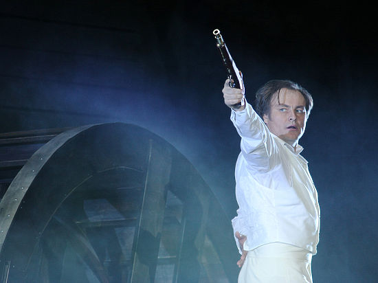 «Премьера» представила новую постановку классической оперы. От сравнения 
версий московской 
и петербургской 
не уйти
