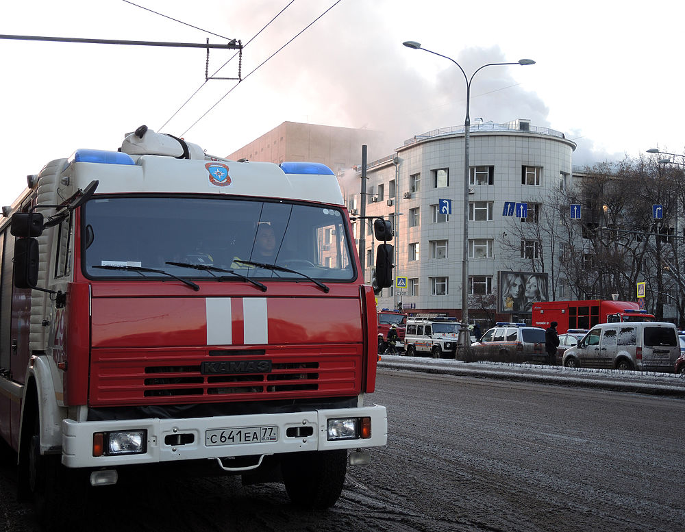 Пожар на Новослободской улице тушили 25 пожарных расчетов