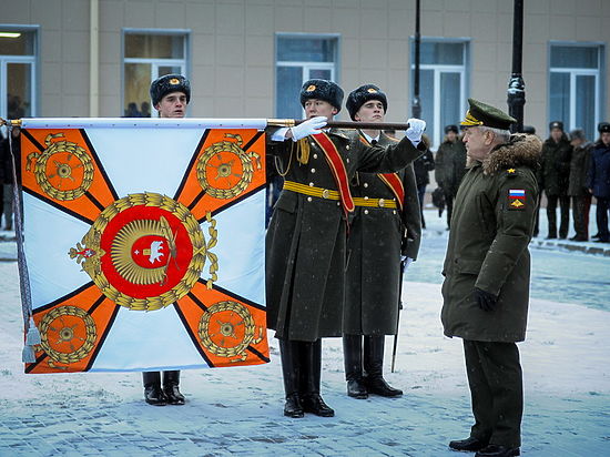 Пермскому суворовскому училищу торжественно вручено знамя