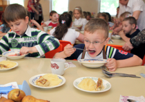 Возможность выбирать в школьных столовых блюда из нескольких вариантов появится у юных москвичей в скором времени