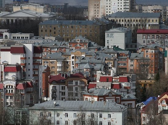  Некоторые федеральные торговые сети оказались безучастными к призыву городских властей украсить Киров к новогодним праздникам