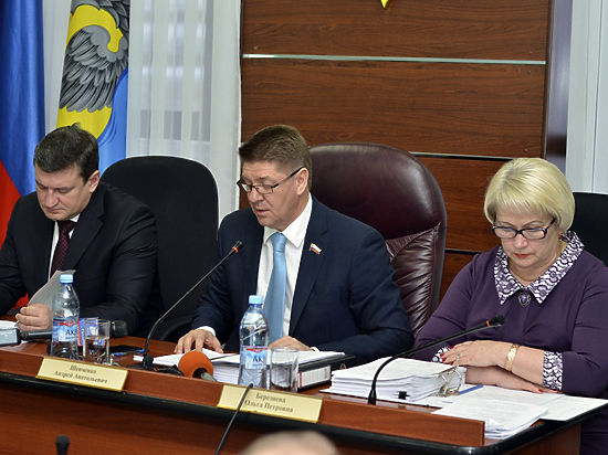 В областном центре на заседании городского совета утвердили основной финансовый документ на 2016 год. 
