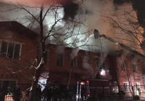 Здание общежития загорелось на севере Москвы