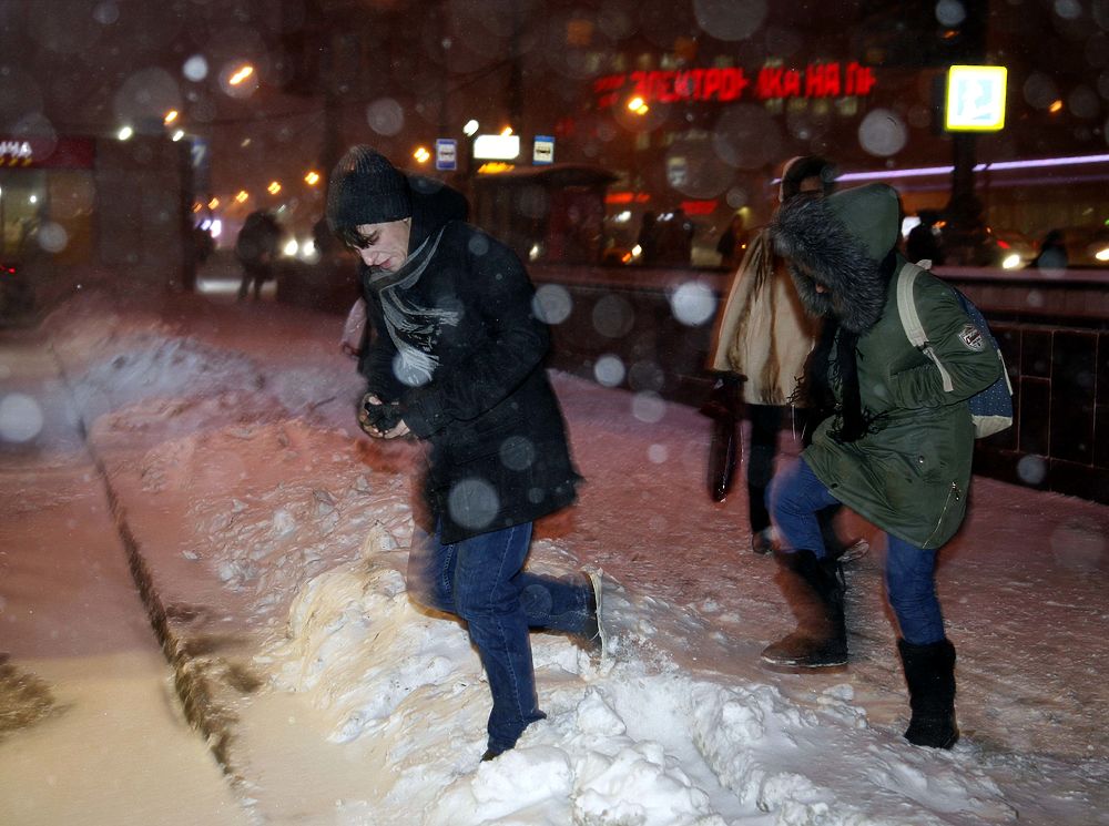 Москву замело аномальным снегопадом