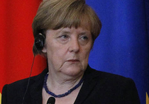 Канцлер Германии Ангела Меркель «с пониманием» отнеслась к идее  главы  округа Ландсхут  Петера Драйера привезти к порогу ее ведомства   несколько десятков беженцев и