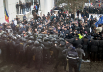 События в Кишиневе все больше напоминают киевский Майдан