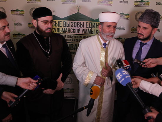 Крымские татары осудили попытки создания альтернативного муфтията на Украине.