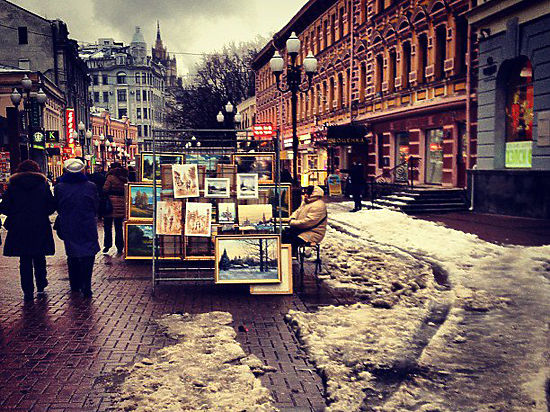 На главной пешеходной улице Москвы не будут больше рисовать?
