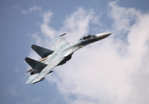 Российский истребитель Су-27 совершил опасное сближение с американским самолетом-разведчиком над акваторией Черного моря