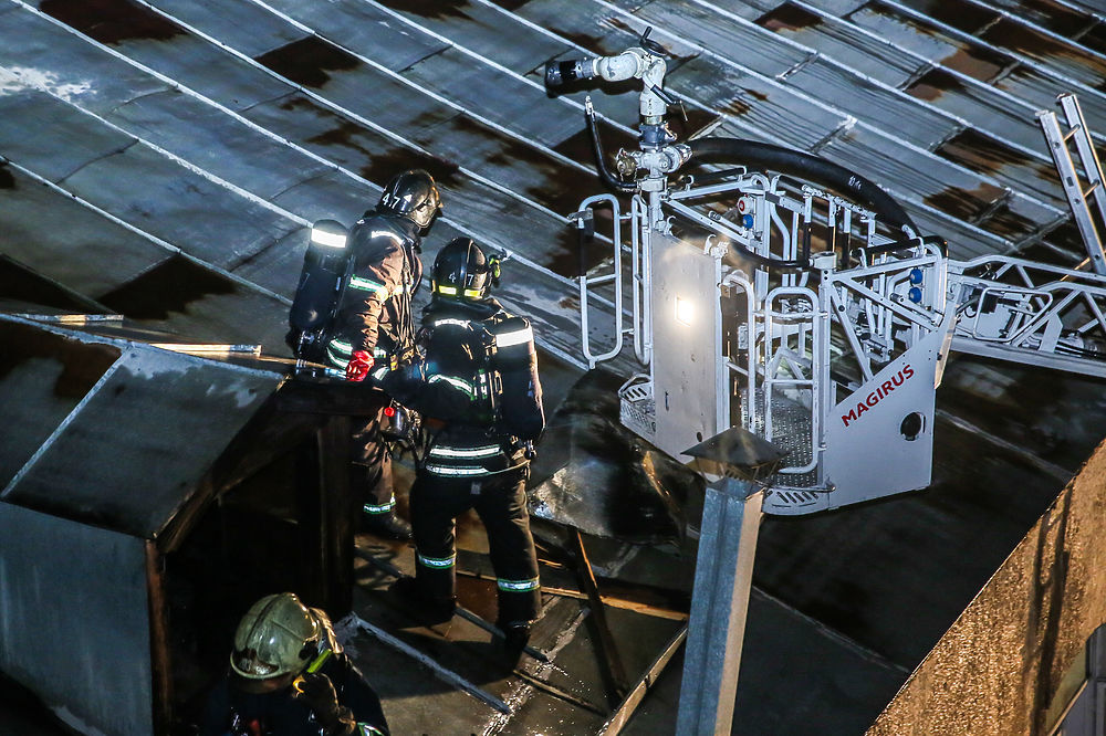 Пожар на Стромынке: спасатели мужественно боролись с огнем всю ночь