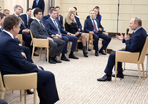 На встрече с "Клубом лидеров" Владимир Путин призвал не заниматься поисками национальной идеи, поскольку она у России уже есть