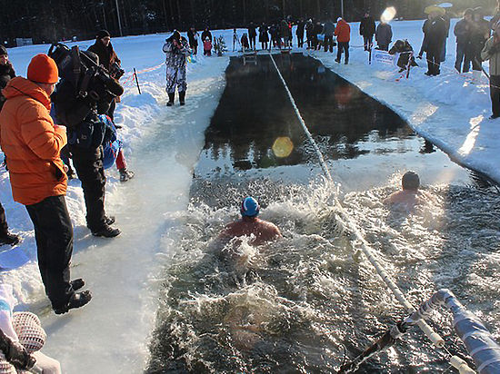 Серпуховичи приняли участие в чемпионате Московской области по зимнему плаванью