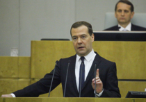 На съезде «Единой России» в преддверие выборов председатель партии Дмитрий Медведев озвучил основные направления деятельности — это и проблемы ЖКХ, и субсидирование ипотеки, рынок занятости