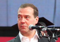 Дмитрий Медведев провел в понедельник совещание с вице-премьерами, на котором первым вопросом обсуждалось блокирование российских большегрузов на Украине