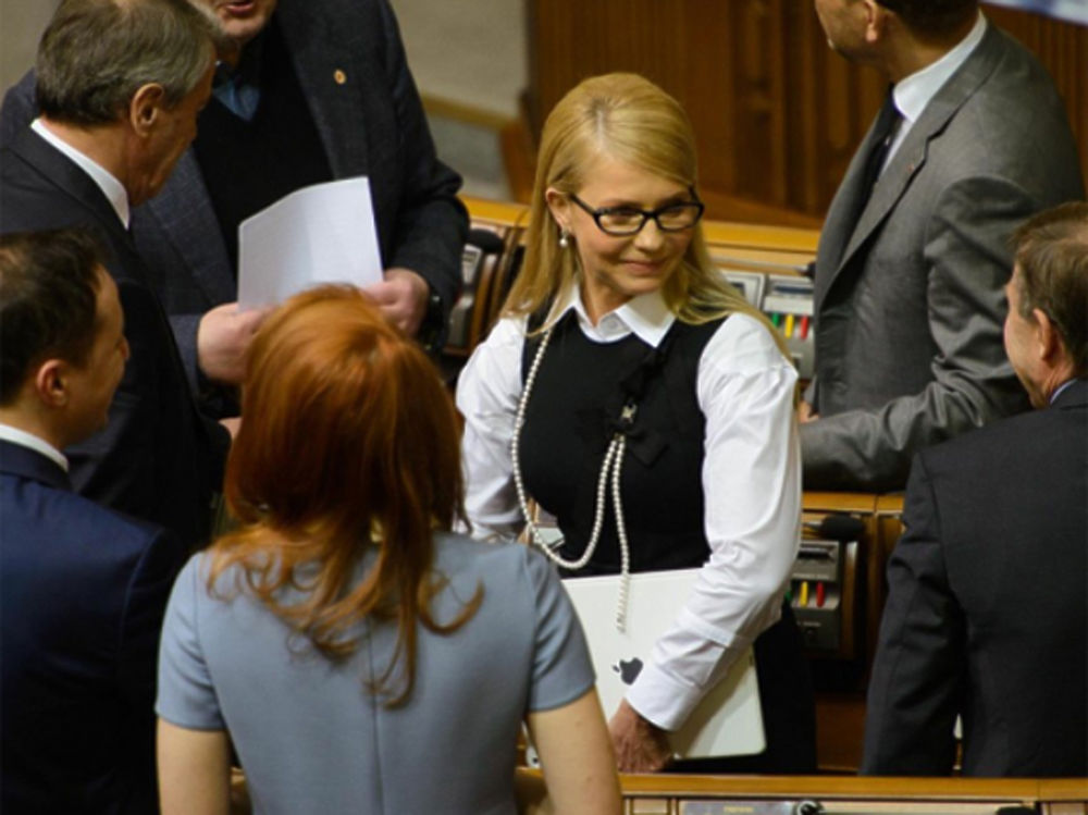 Юлия Тимошенко показалась на публике в образе юной девушки