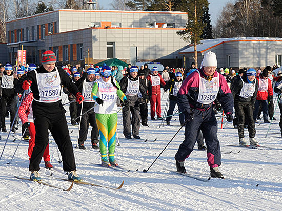 Завод на лыжне. 3 тысячи сотрудников УВЗ участвовали во Всероссийской гонке