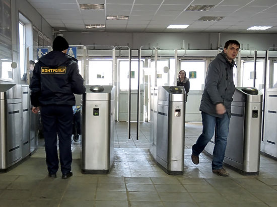 Транспортники объясняют это требование необходимостью борьбы с «зайцами»