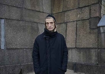 Художник-акционист Петр Павленский, обвиняемый в поджоге двери ФСБ, останется под стражей до 6 апреля