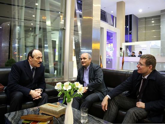  Рамазан Абдулатипов в составе официальной российской делегации прибыл в Иран