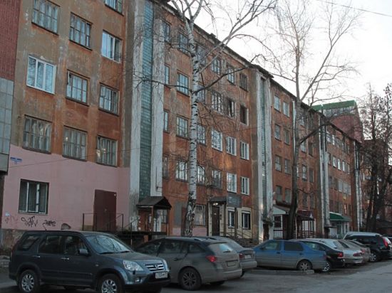 Разваливающийся дом на улице Петропавловской будет расселен