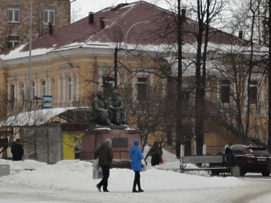 В отличие от монументальных петрозаводских Ленина и Кирова, наши Маркс с Энгельсом даже вызывают некое чувство умиления