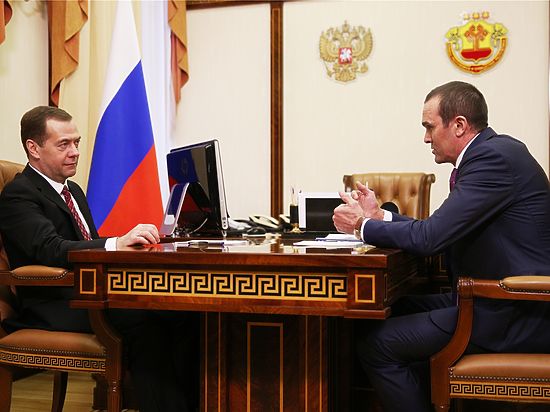 Премьер-министр высоко оценил социальную политику Михаила Игнатьева