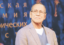 11 апреля в клубе «Эльдар», носящем имя многолетнего президента Национальной кинопремии «Ника» Эдьдара Рязанова, огласили имена номинантов по итогам 2015 года