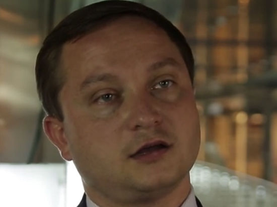 И даже готовит законопроект, защищающий президента