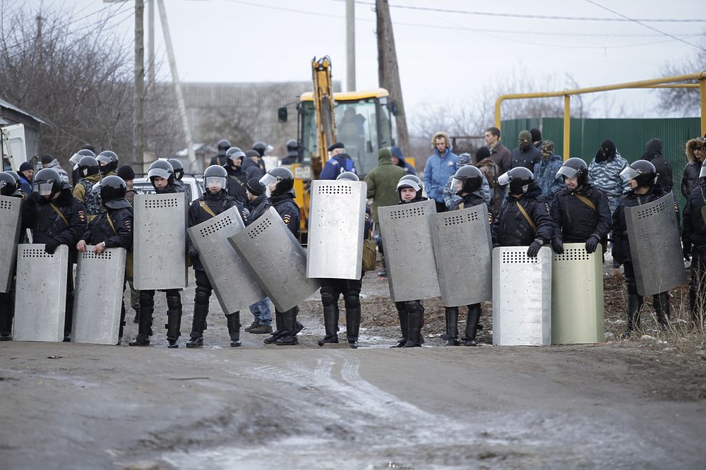 Противостояние силовиков и цыган в поселке Плеханово