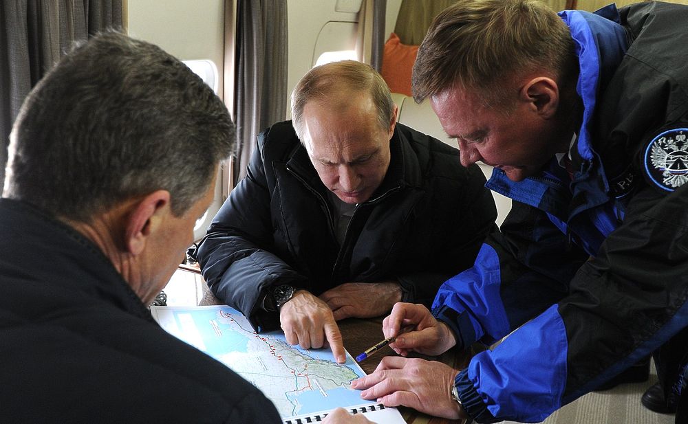 Путин проинспектировал строительство Крымского моста через Керченский пролив