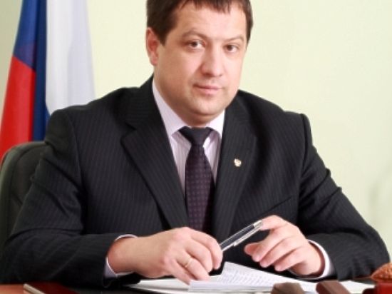 Бывший мэр Шелеховского района забыл про свою подпись
