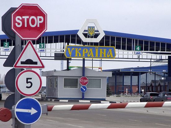 Украинец попытался вывезти в РФ 500 млн рублей в бензобаке Украинец попытался вывезти в РФ 500 млн рублей в бензобаке