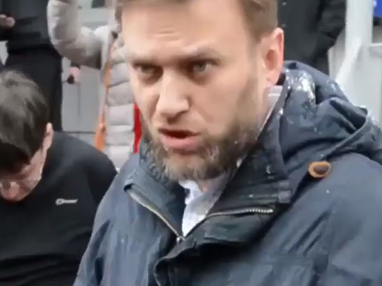 Политтехнологи посоветовали Навальному стать «буддистом»