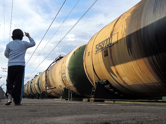 Нефть подорожала благодаря России и Америке Нефть подорожала благодаря России и Америке