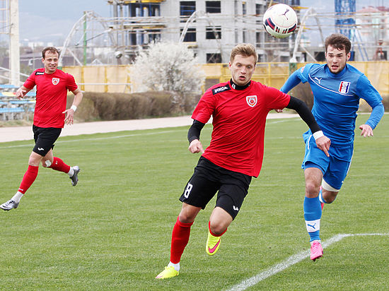 Четыре очередных матча были сыграны 26-27 марта в Феодосии, Севастополе и Симферополе