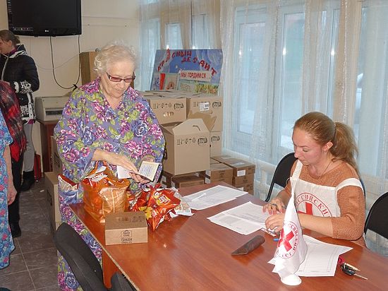 Постоянные посетители дома на 8-й Линии — это люди, которых в Красный Крест привела беда