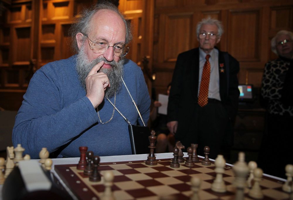 В Москве прошел первоапрельский турнир "МК" по поддавкам в шахматы