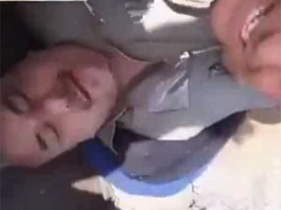 По парашюту сирийского пилота открыли огонь с земли