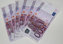 Как стало известно 15 апреля, европейцы всерьез задумываются прекратить выпуск купюр в 500 евро, а затем и вовсе изъять их из обращения