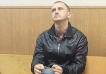 Мещанский суд Москвы в пятницу, 15 апреля, заключил под домашний арест главного государственного таможенного инспектора аэропорта Внуково Михаила Фаста